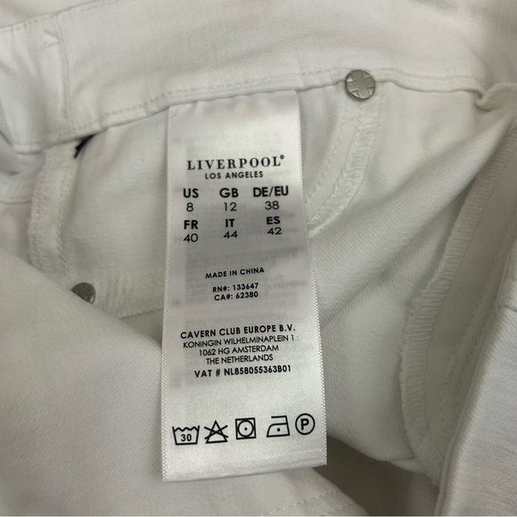 NWT Liverpool Chloe Bermuda jean short in white. - Picture 4 of 6